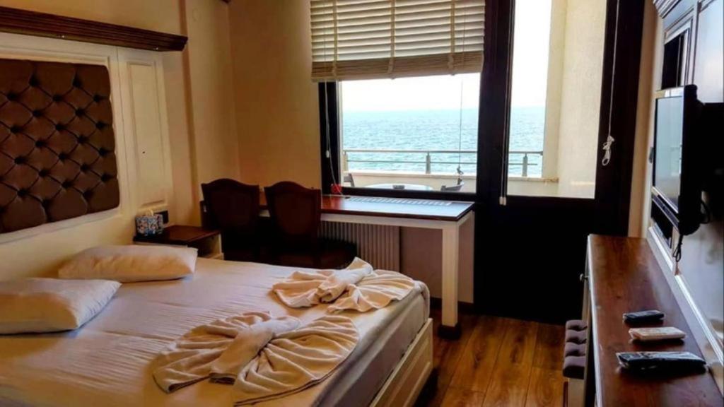 Blue Pier Hotel Коджаэли Экстерьер фото
