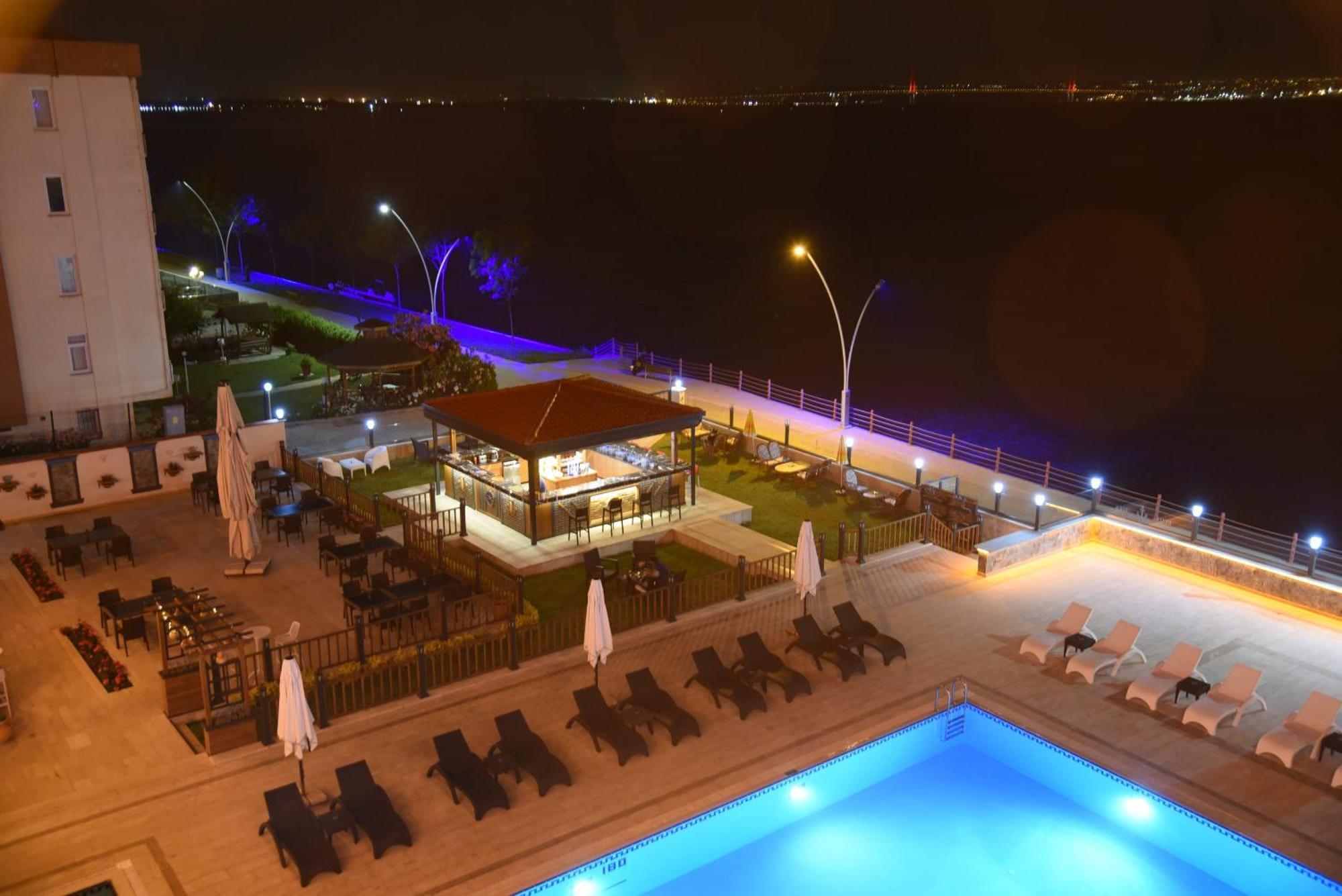 Blue Pier Hotel Коджаэли Экстерьер фото