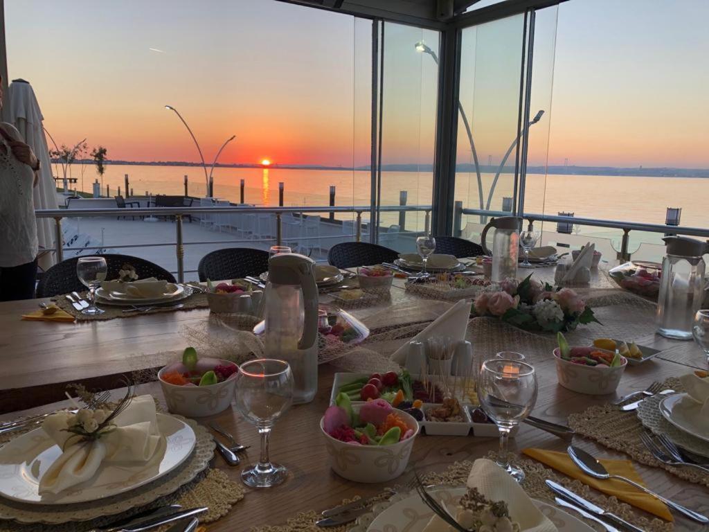 Blue Pier Hotel Коджаэли Экстерьер фото